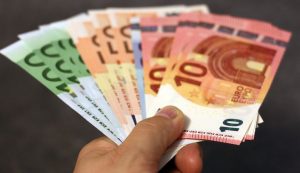 La Ley contra el Fraude Fiscal prohíbe pagos en efectivo superiores a 1.000 €